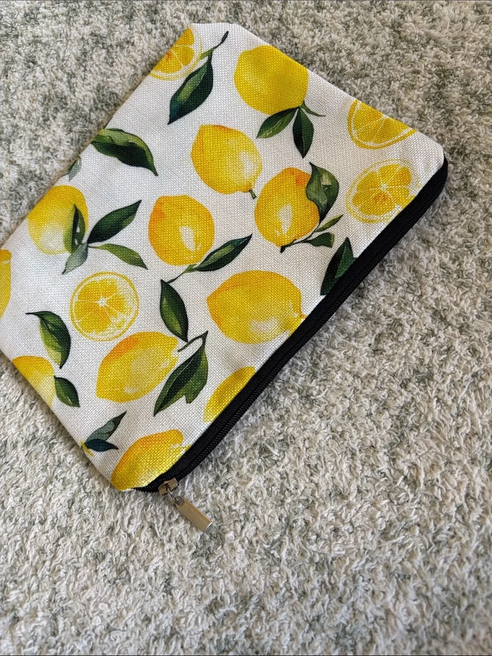 Lemons Poly Canvas Cosmetic Bag Zipper Pouch NWT 9x7x1.5”